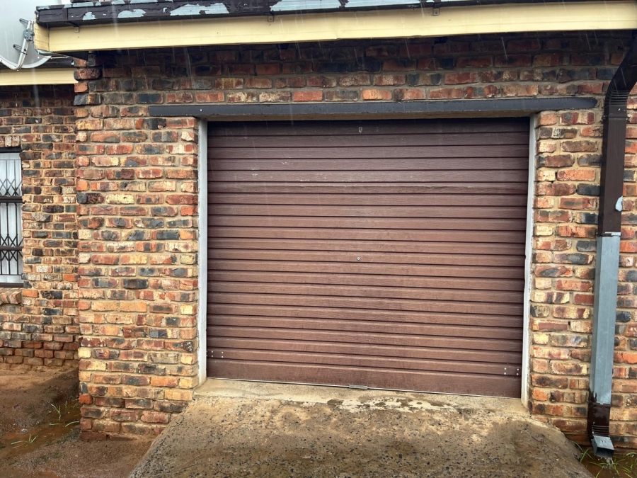 2 Bedroom Property for Sale in Bloemside 5 Free State